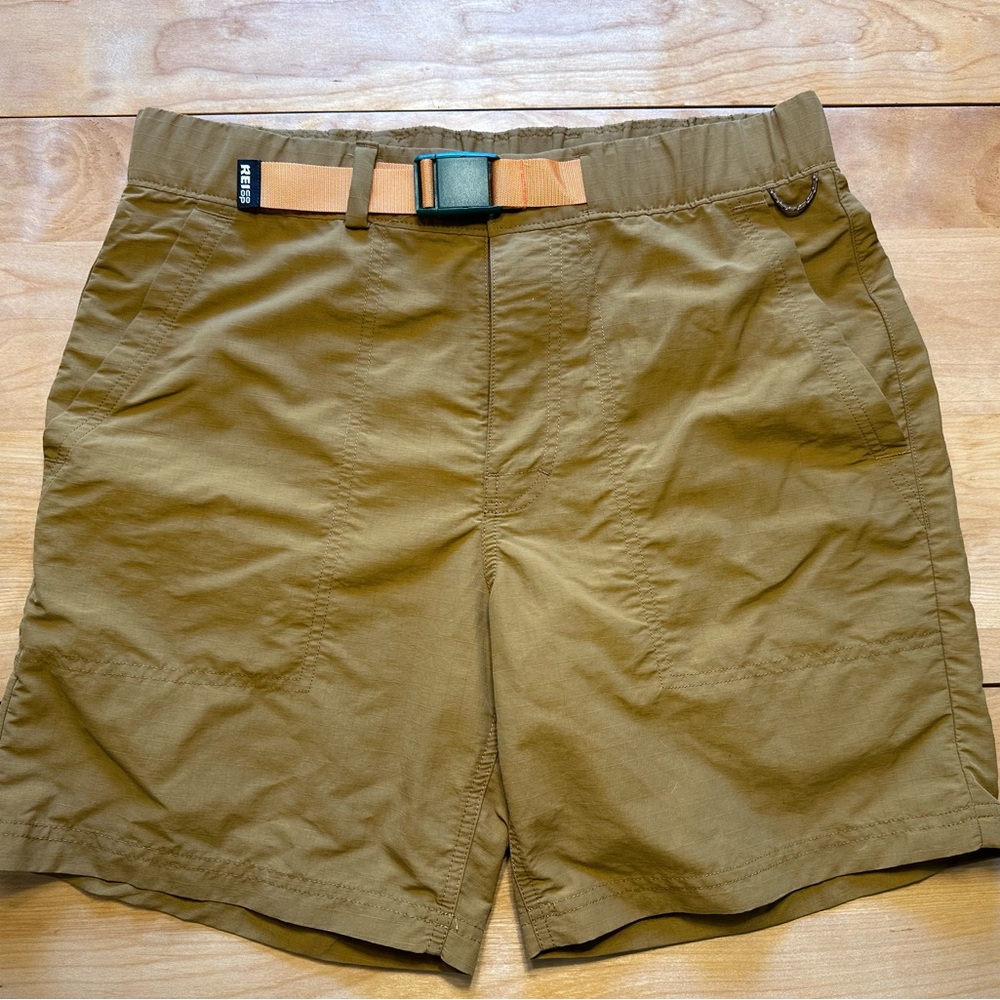 Men's Tan Shorts with Belt